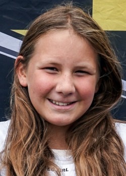 Larissa Stolz